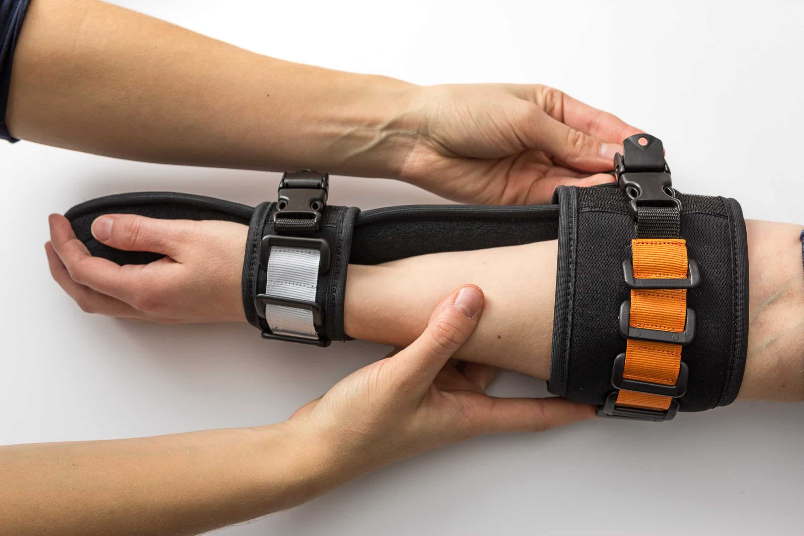 Diego accessories: Arm straps + splint